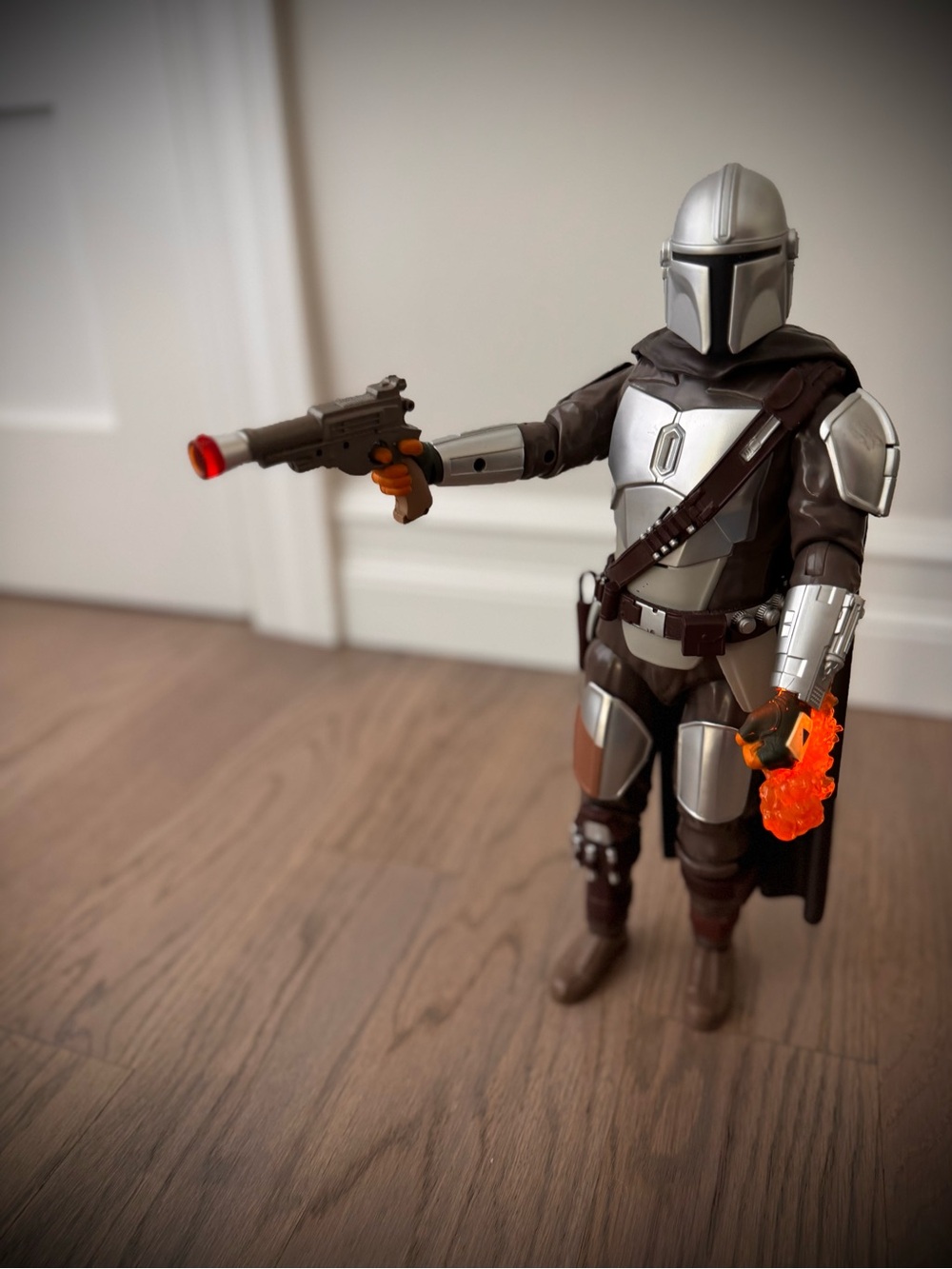 Star Wars - The Mandalorian talking Action 15” Figure